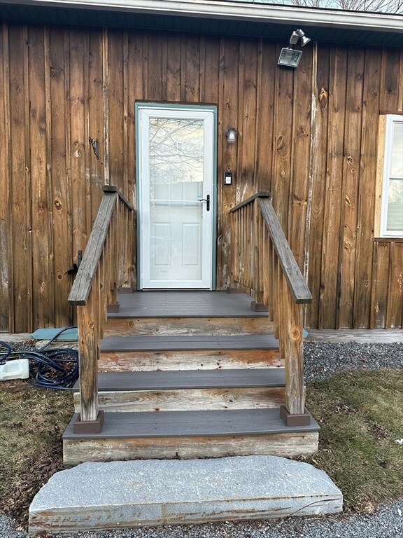 Foto del edificio - 13 Waushacum Ave