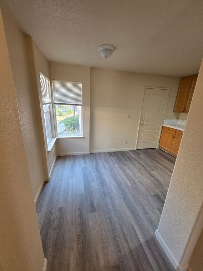 Building Photo - 3600 Nadia Ct