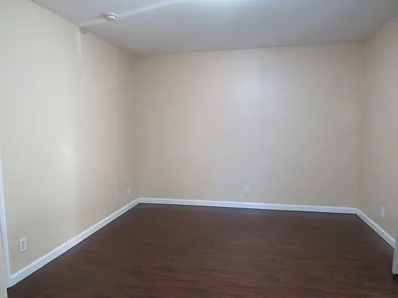 Building Photo - "Charming 1-Bedroom Retreat in Santa Ana – Perfect for Cozy Living!"