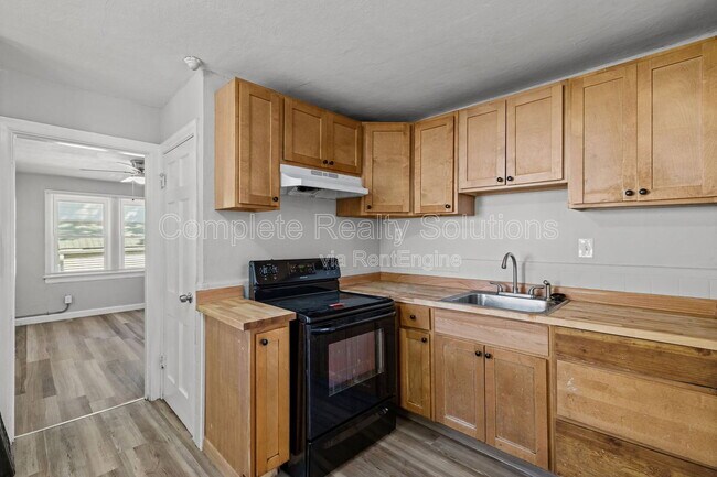 Foto del edificio - 7120 Greenhaven Dr