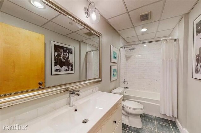 Building Photo - 1 br, 1 bath - 18 Imperial Pl Unit 2B