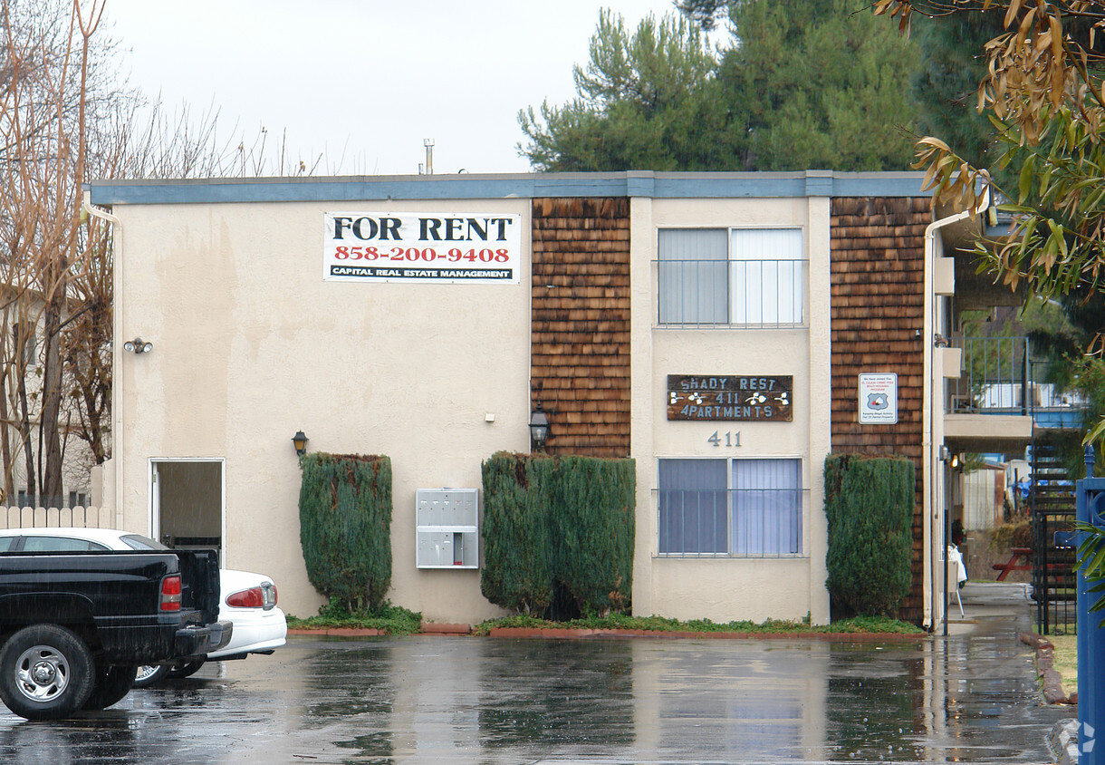 Building Photo - Shady Rest Apartments