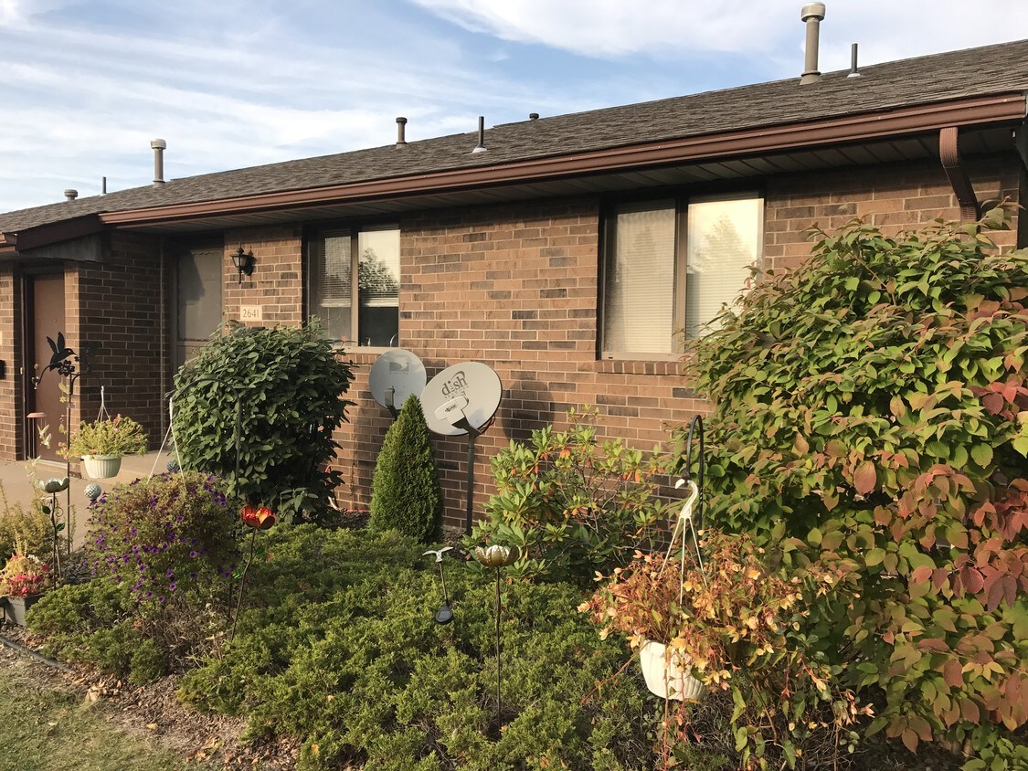 2870 Willow Wood Dr, Erie, PA 16506 Townhome Rentals in Erie PA