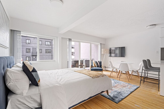 Building Photo - 1550 W 11th Ave