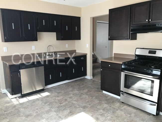 Building Photo - 5293 Lindora Dr