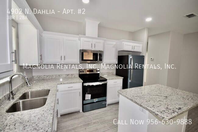 Building Photo - 1st Month Free!! - Gated Community - Great...