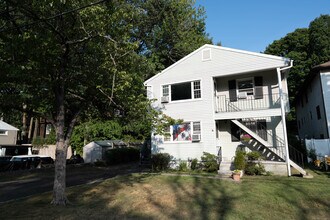 Building Photo - 16 Oenoke Pl