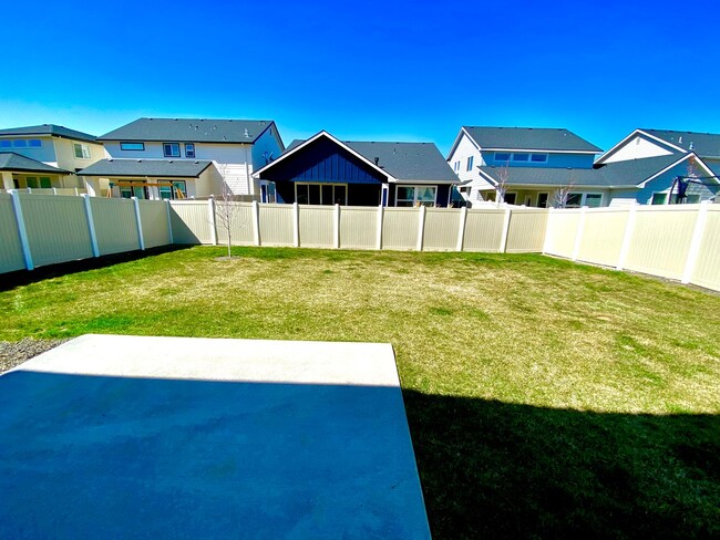 Building Photo - Lovely 5 Bed 4 Bath South East Boise Home ...