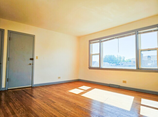 Foto del edificio - 5950 W Schubert Ave