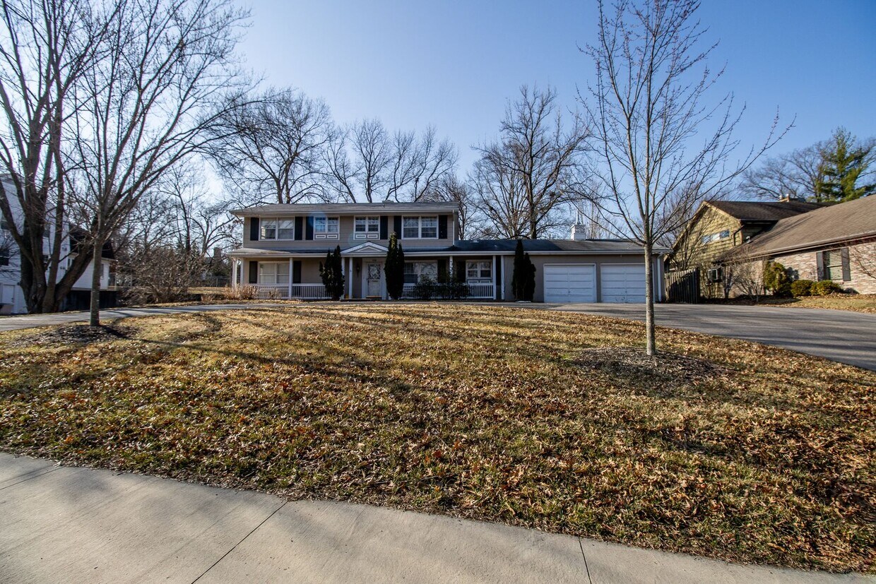 Foto principal - 108 E Burnam Rd