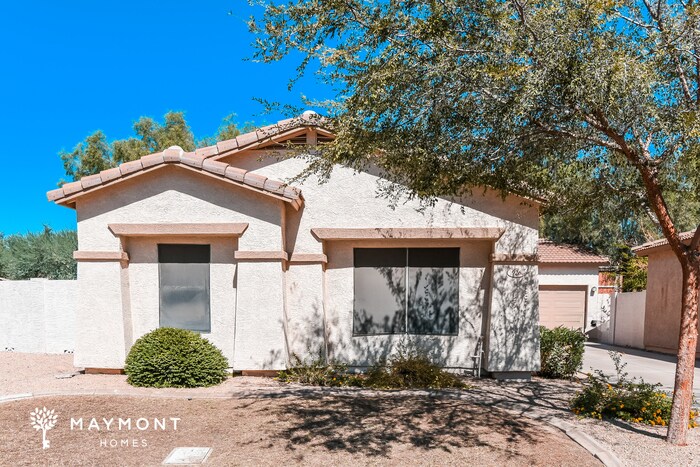 Foto principal - 926 E Madeline Dr