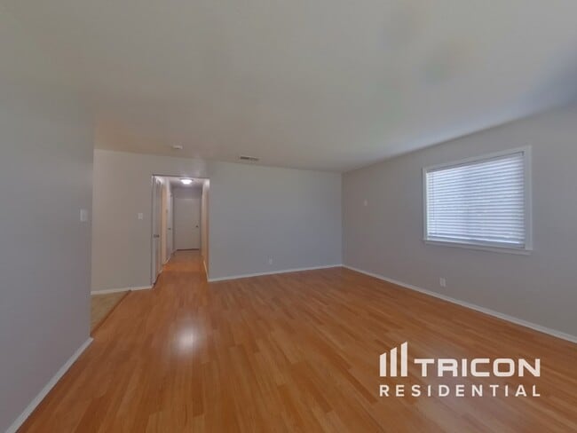 Building Photo - 425 San Pablo St