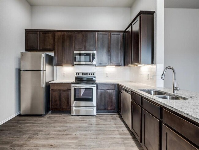 Foto del edificio - 1410 E Walnut St