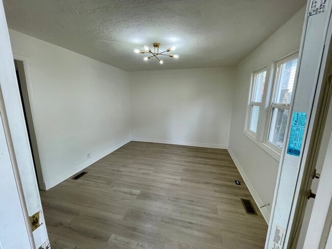 Photo - 818 S 1100 E House