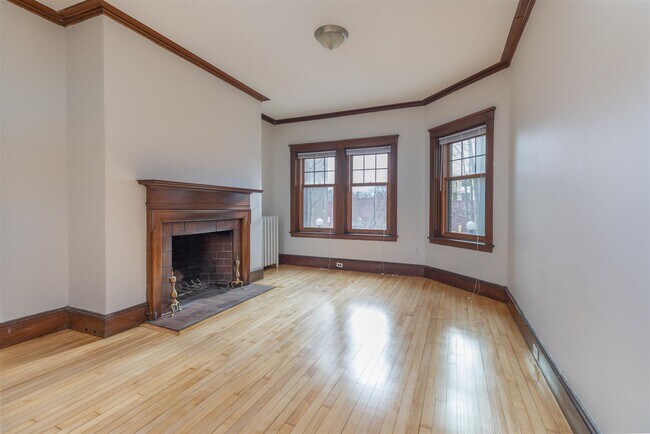 Building Photo - 5 Linnaean St