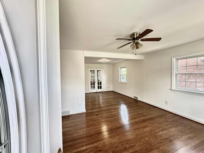Foto del edificio - 3722 3rd St S