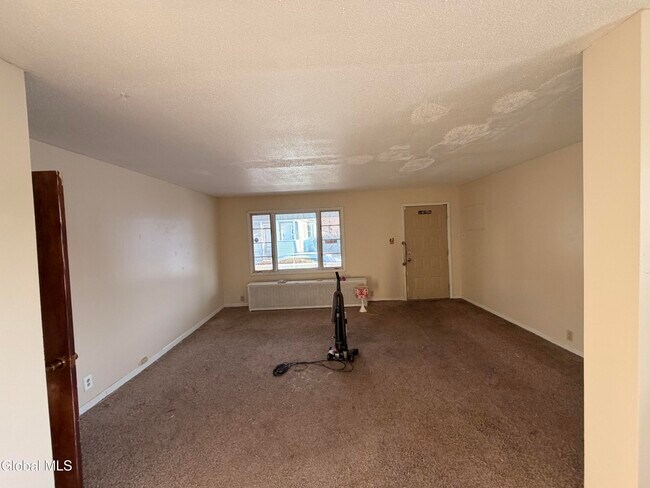 Building Photo - 8 Bayard St