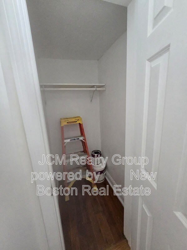 Building Photo - 138 Chestnut St