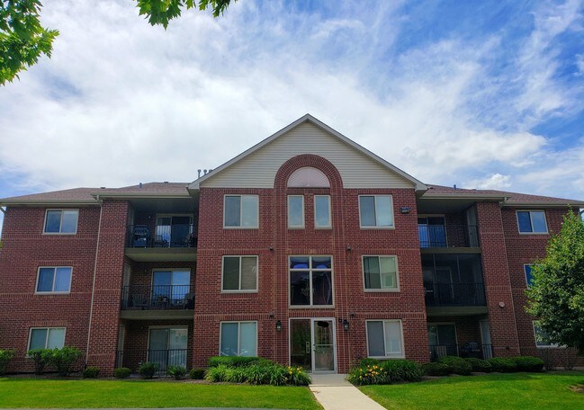 Exterior - 7010 Heritage Cir