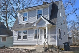 Building Photo - 2213 Ravenwood Ave