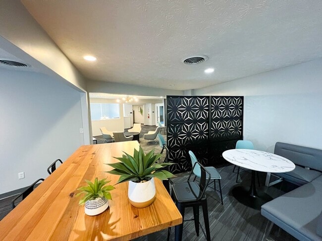 CommunityClubhouse - Launch Apartments