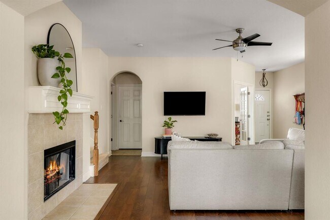 Foto del edificio - 1821 Village Oak Ct