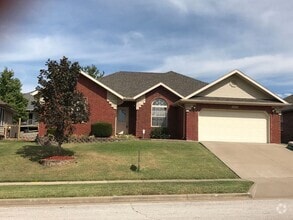 Building Photo - 3853 W Rockwood St