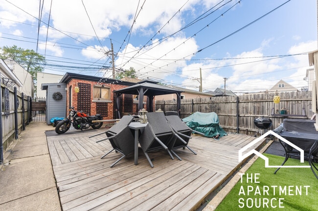 Foto del edificio - 2732 N Monticello Ave