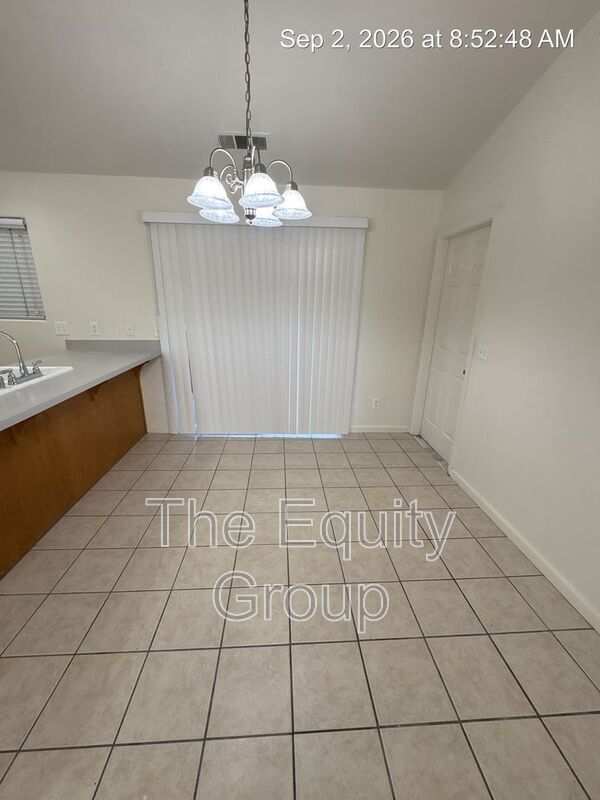 Foto del edificio - 3640 E Mineral King Ave
