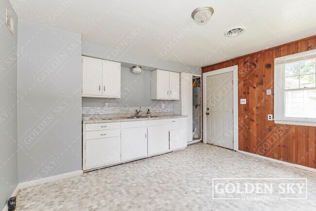 Foto del edificio - 3120 S Monroe St