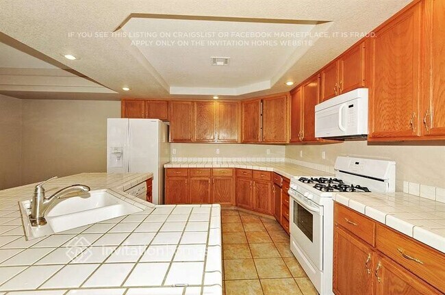 Foto del edificio - 8722 Hawk Canyon St