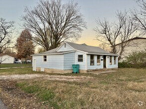 Building Photo - 733 Dunnigan St