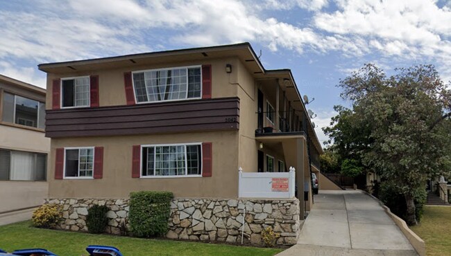 Building Photo - 2042 Cherry Ave