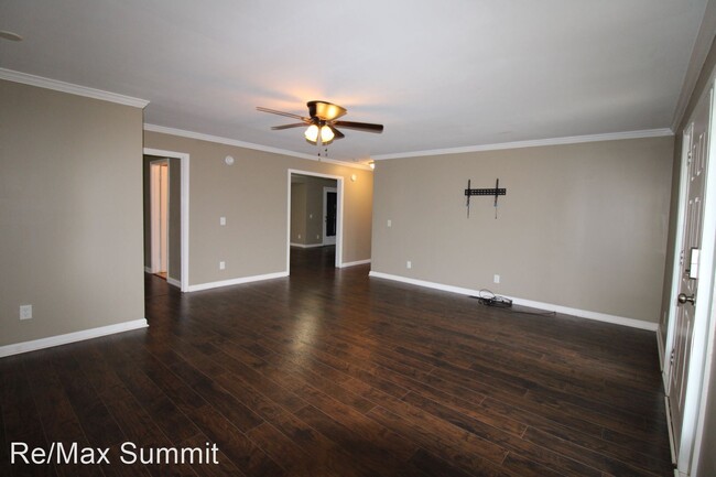 Building Photo - 3 br, 2 bath House - 695 E. Brewington Road