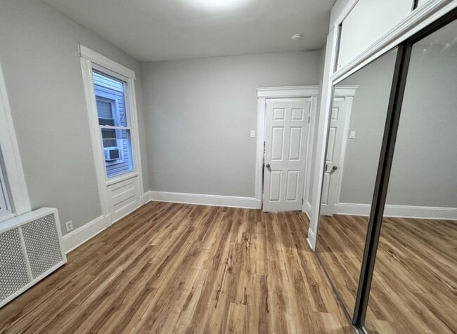 Building Photo - 551 57th St