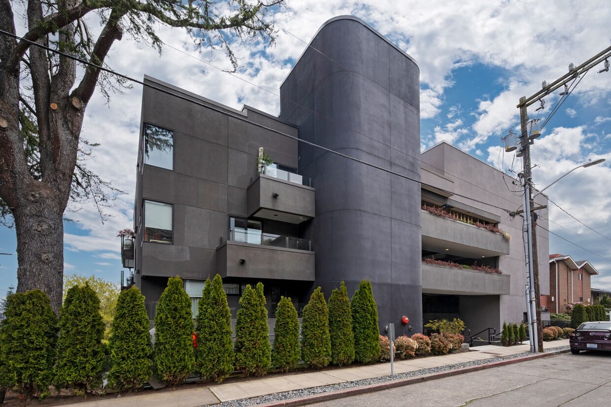 Primary Photo - Waverly Condominiums ~ South Lake Union