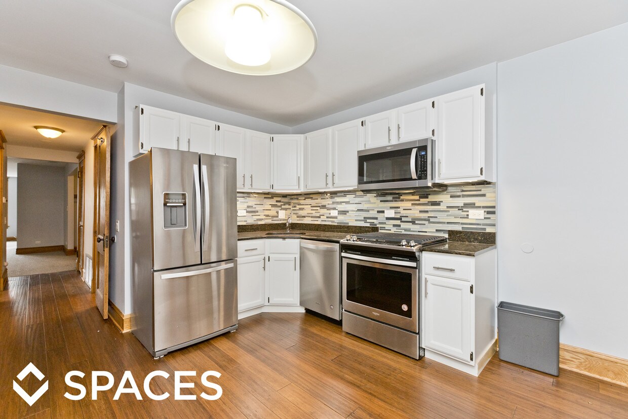Foto principal - 3716 N Clark St