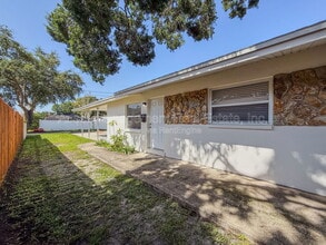 Building Photo - 474 93rd Ave N