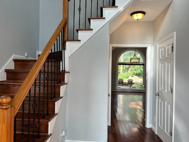 Building Photo - 4825 Chesterfield Ct