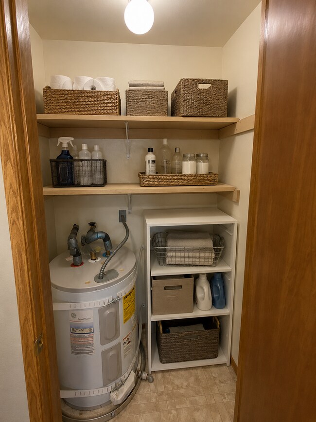 Foto del edificio - No Shared Laundry Here—Washer & Dryer Included!