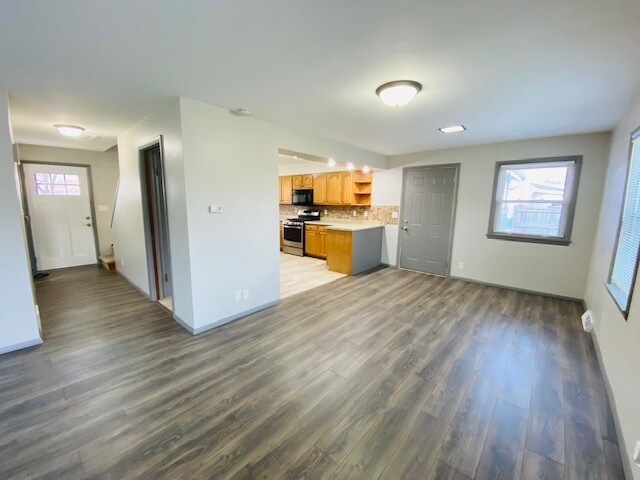 Building Photo - 1400 S Bartell Dr