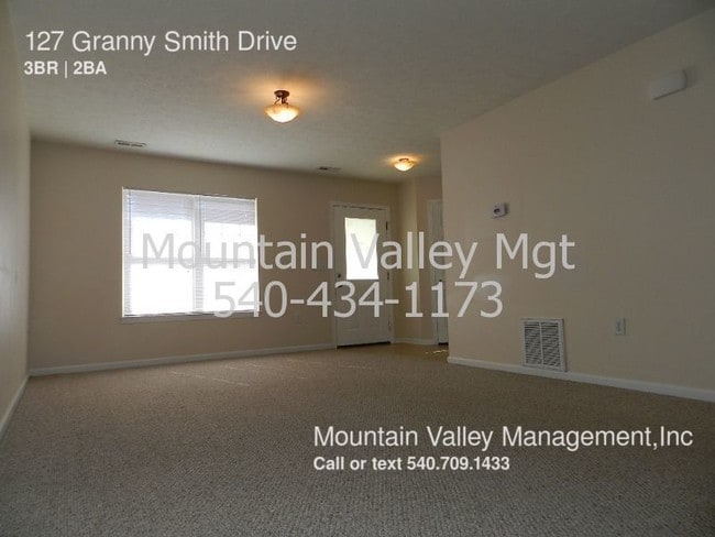 Building Photo - 127 Granny Smith Dr
