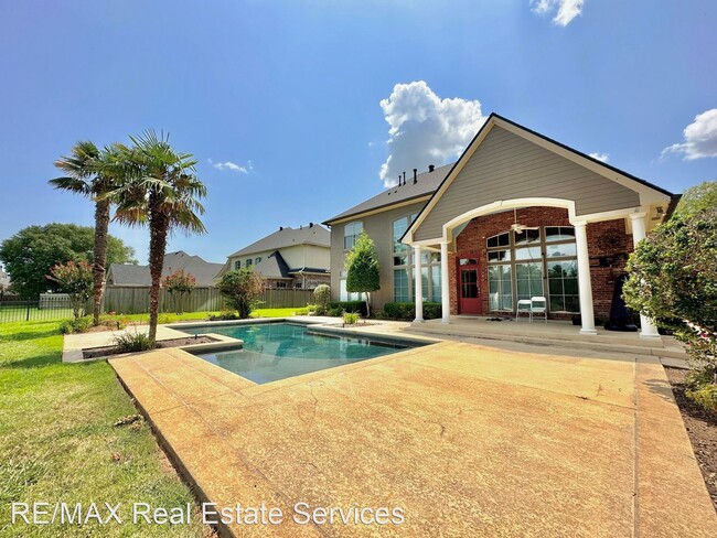 Building Photo - 4 br, 3.5 bath House - 8033 Captain Dillon...