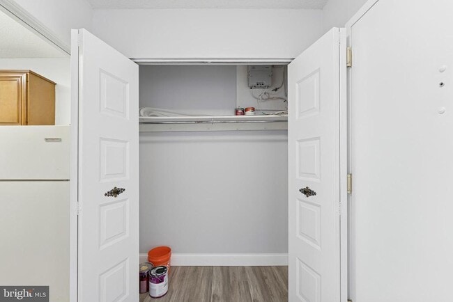 Foto del edificio - 6100 Westchester Park Dr