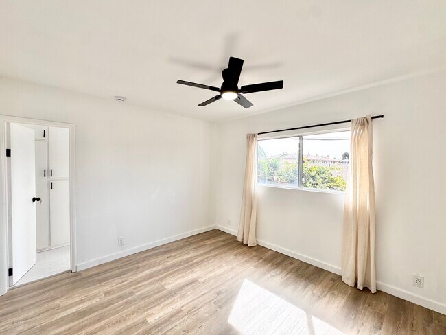 Foto del edificio - 716 W 81st St