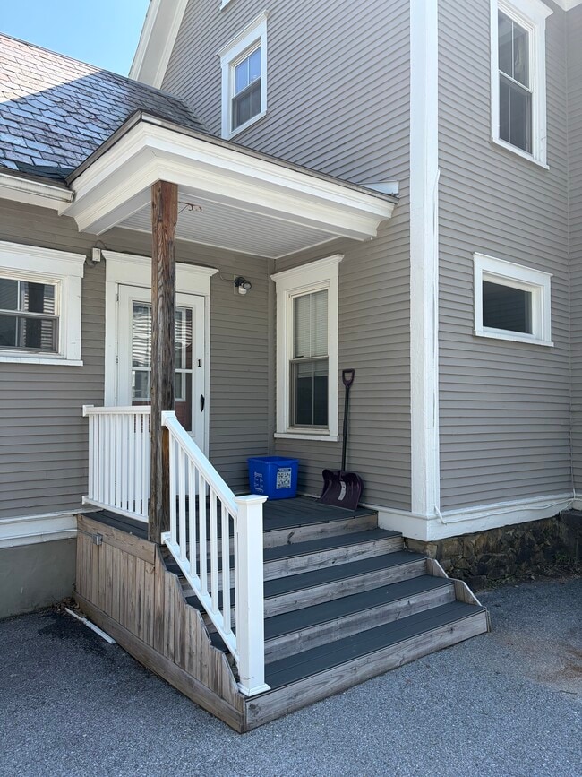 Building Photo - 268 Colchester Ave