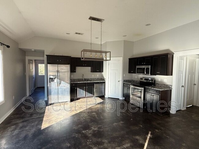 Building Photo - 263 Wolf Den Dr