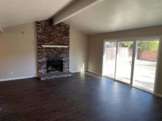 Building Photo - 4644 W Holland Ave