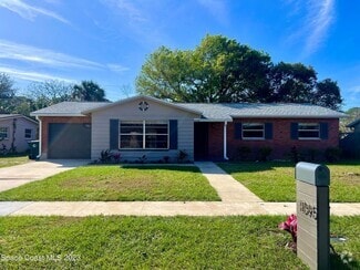 Building Photo - 1095 Coronado Dr