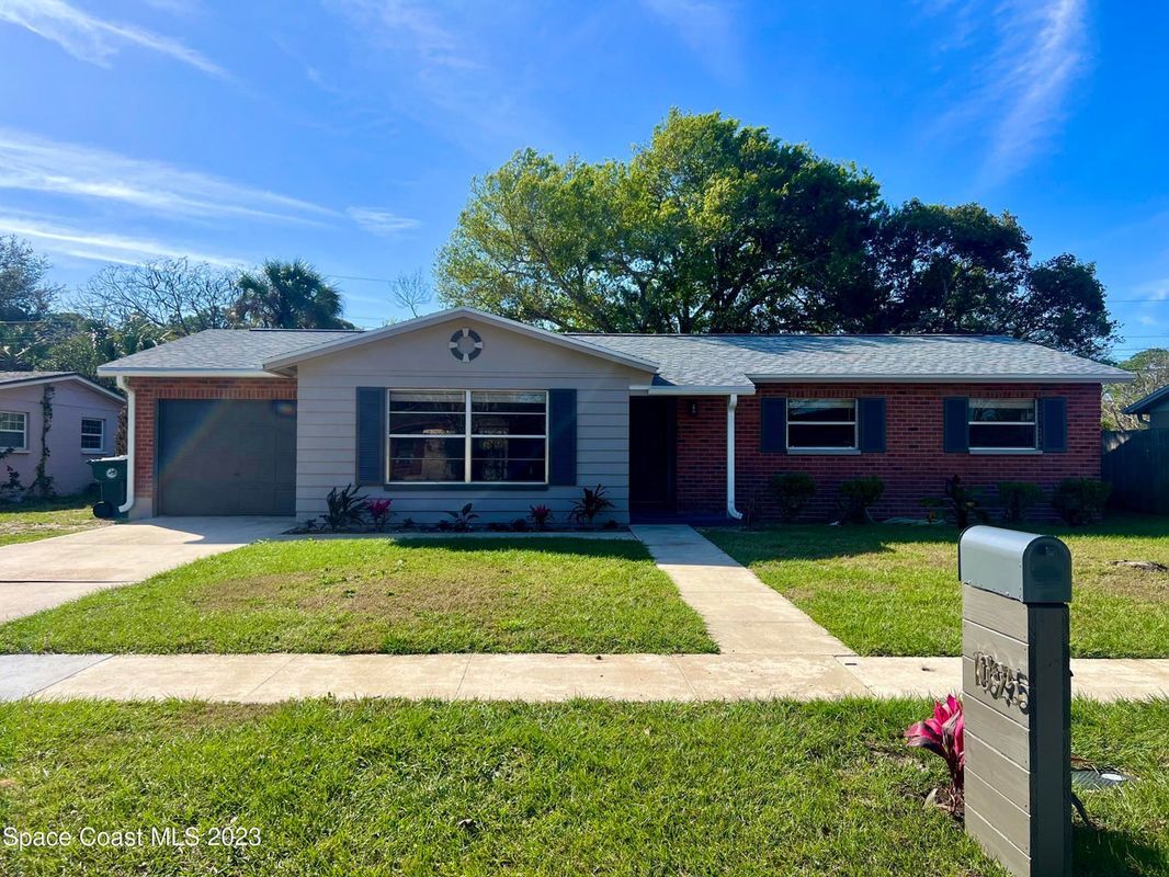 Foto principal - 1095 Coronado Dr